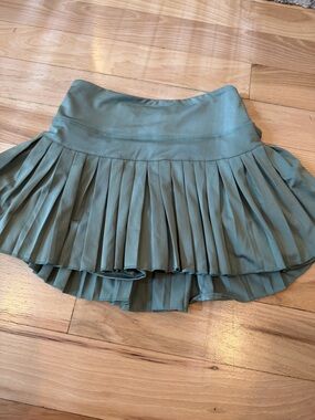 GoldHinge pleated green skirt - size XS!